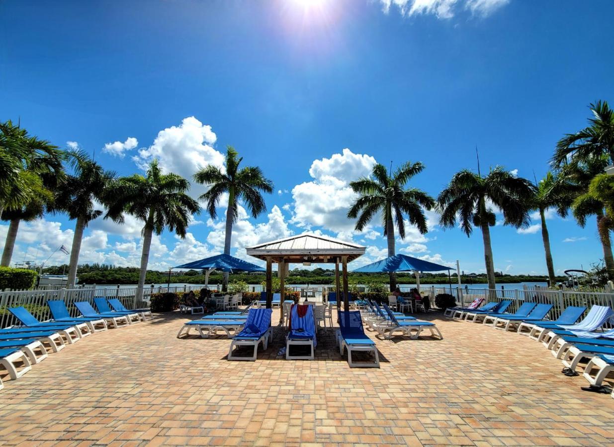 Barefoot Beach Resort Клеруотер-Бич Экстерьер фото